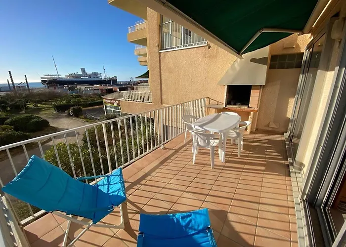 T3 Pour 6 Pers, Vue Et Montagne, Terrasse, Parking, Proche Plage, - Fr-1-81-550