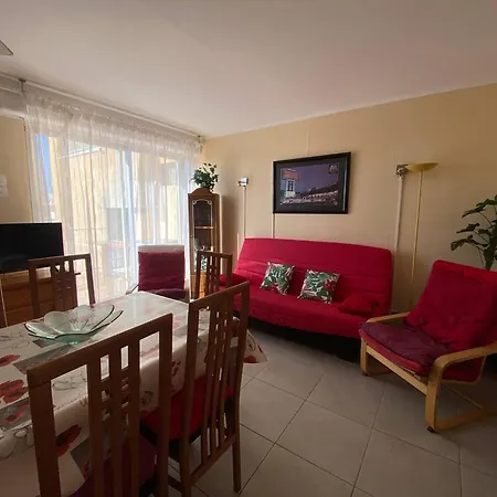 T3 Pour 6 Pers, Vue Et Montagne, Terrasse, Parking, Proche Plage, - Fr-1-81-550